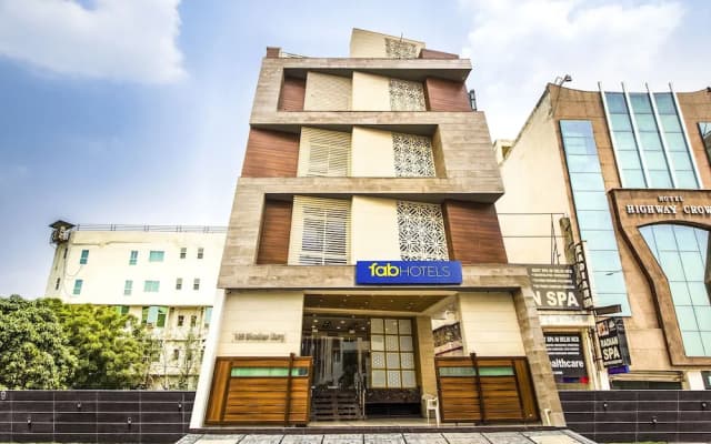 FabHotel The Royal CM Plaza