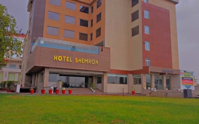 Hotel Shemron