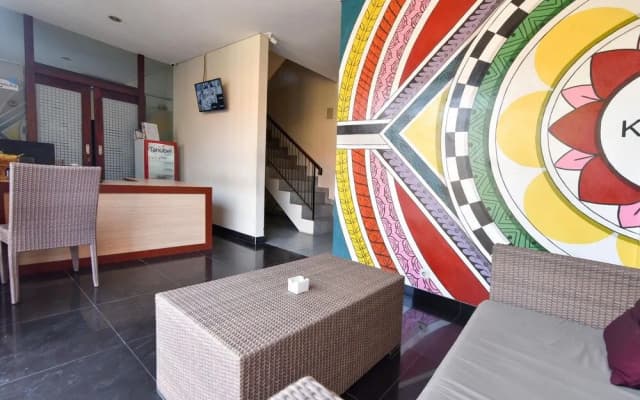RedDoorz near Legian Street
