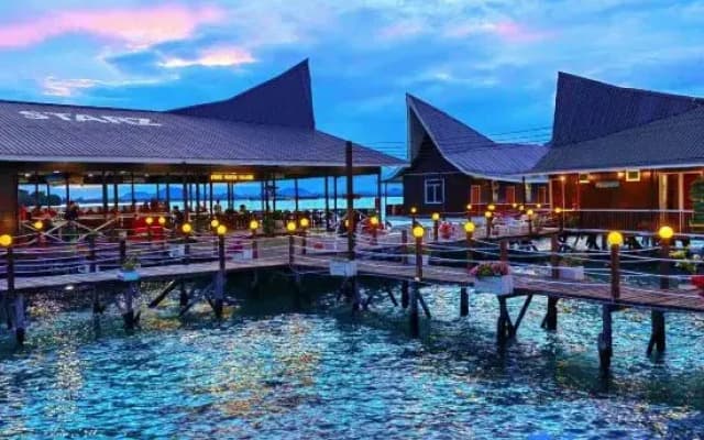 Starz Water Village