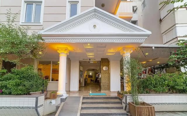 Kleopatra Hermes Hotel