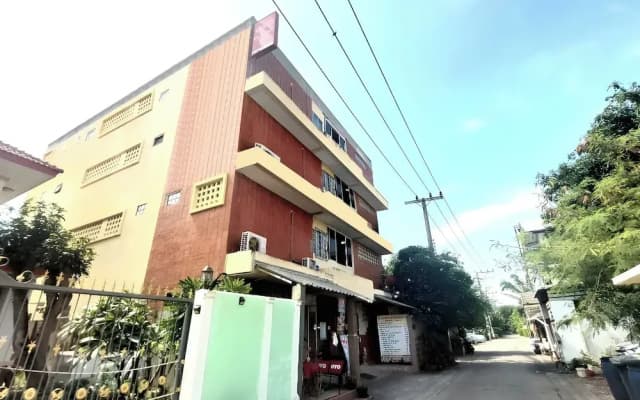 Sukhum Sukhumvit-Onnut Guest House