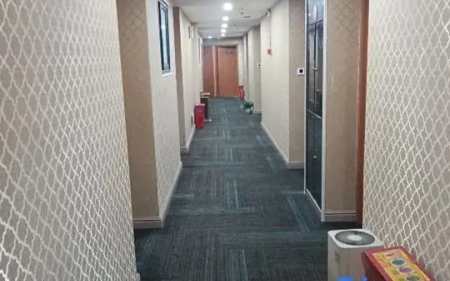 Junzhong Luhua Hotel