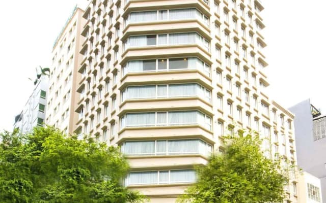 Nhat Ha L'Opera Hotel