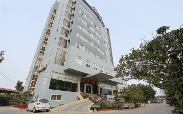 Central Phu Hung Hotel