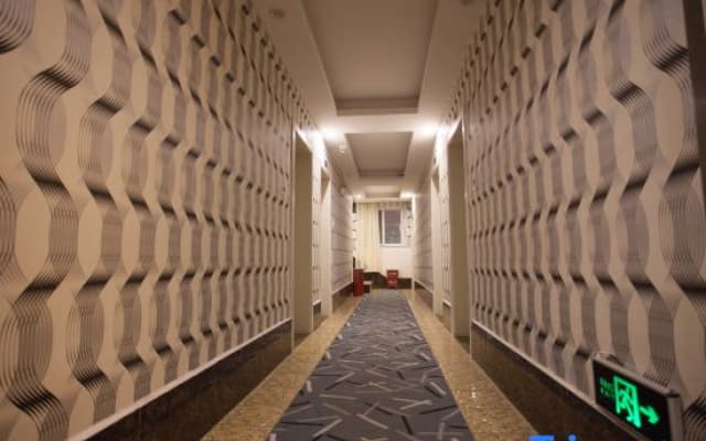 Pinkehuai Fashion Hotel (Qujing Mo San Factory)
