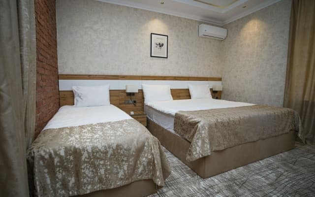 Lakeside Hotel & Spa