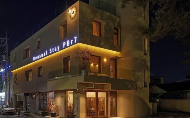 PBr7 Hotel Unusual Stay