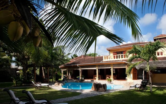 Castello Beach Hotel