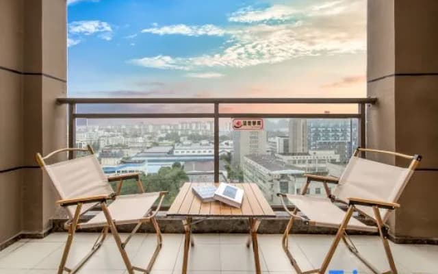 Qitu Huashe Hotel (Guilin Qixing District Wanda Plaza)