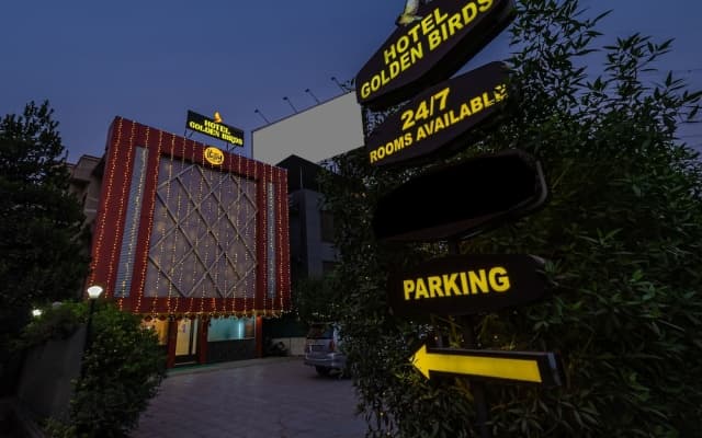 Itsy Hotels Golden Birds