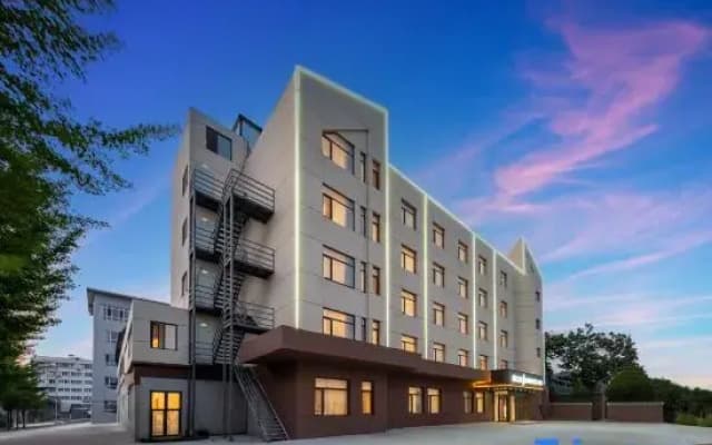 Jinjiang Hotel (Qinhuangdao Shanhaiguan Railway Station Gucheng)
