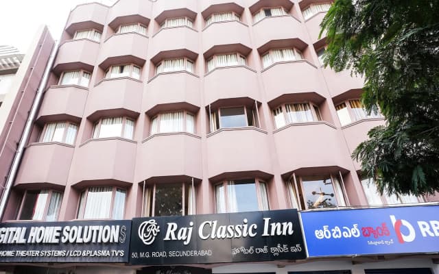 OYO Flagship 19581 Hotel Raj Classic MG Road