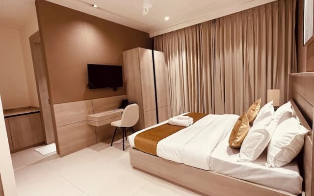 The Lodgers Luxury Hotel Near GolfCourse