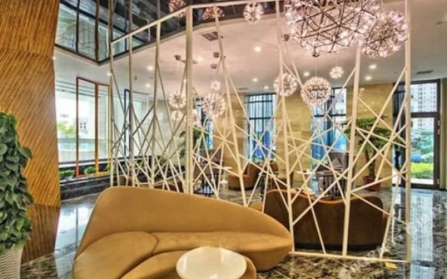 LP Hotel (Zhengzhou East Railway Station)