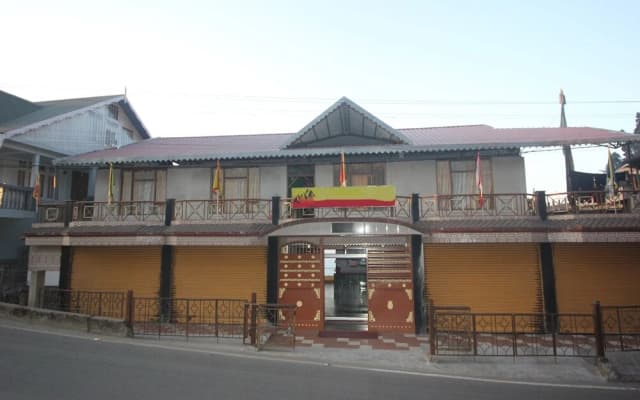 OYO 6692 Hotel Shanti Priya