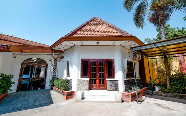 Super OYO Capital O 1644 Hotel Griya Kencana