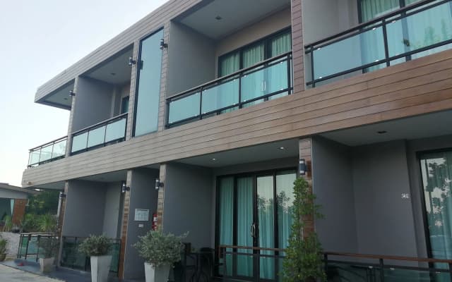 Nutchana Hill Boutique Hotel