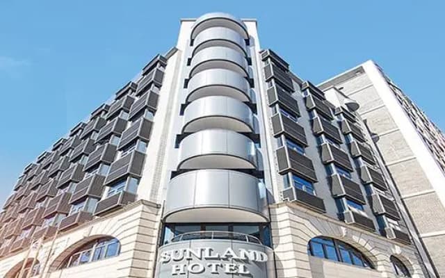 Sunland Hotel