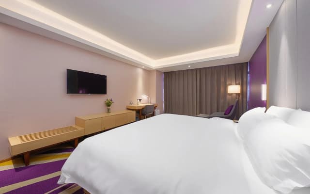 Lavande Hotel Longchuan East
