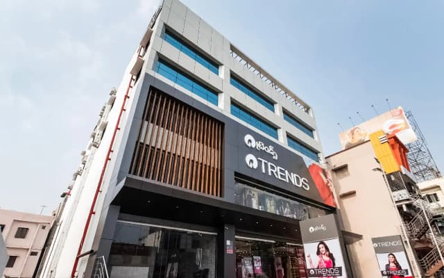 Capital O 49955 Hotel Green Tree