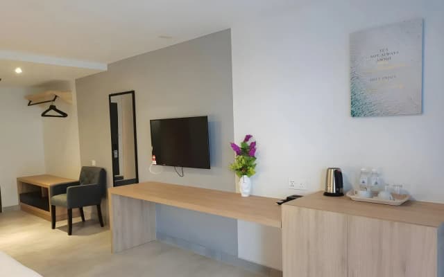 Coral Bay Resort