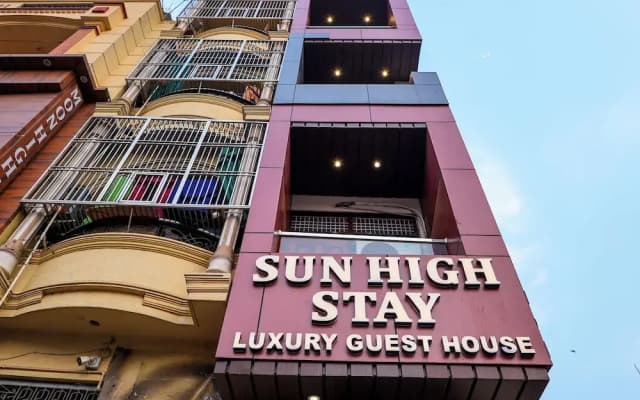 Sun High Stay Luxury Guest House