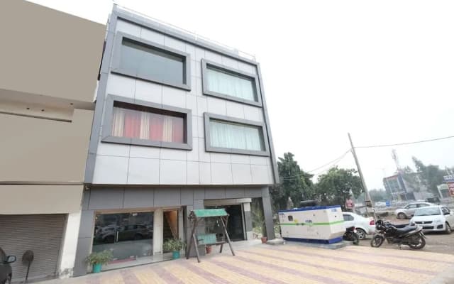 Hotel JB 2 by OYO Rooms