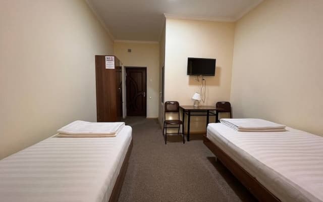 Отель Orom Hotel