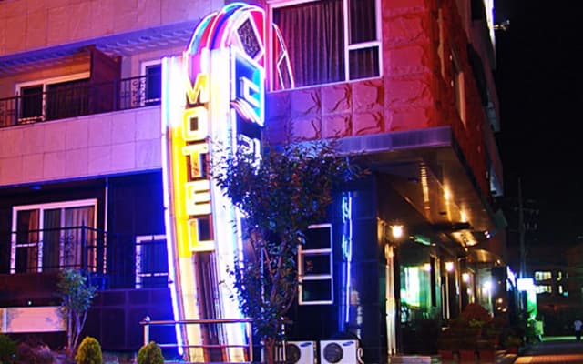 Drama Motel