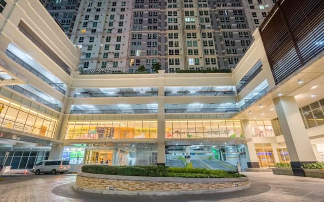 Makati Condo Edsa MRT Magallanes Station Chino Roces Ave IT Hub Alphaland by 24K Residences