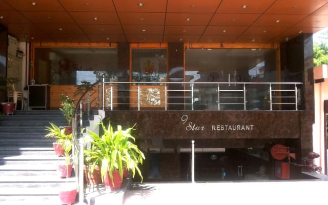 MD 9 Star Hotel