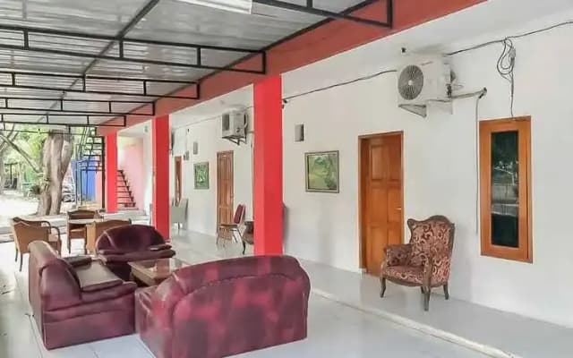 Rumah Panggung Guest House Syariah Mitra RedDoorz