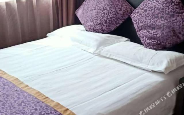 City 118 Chain Hotel