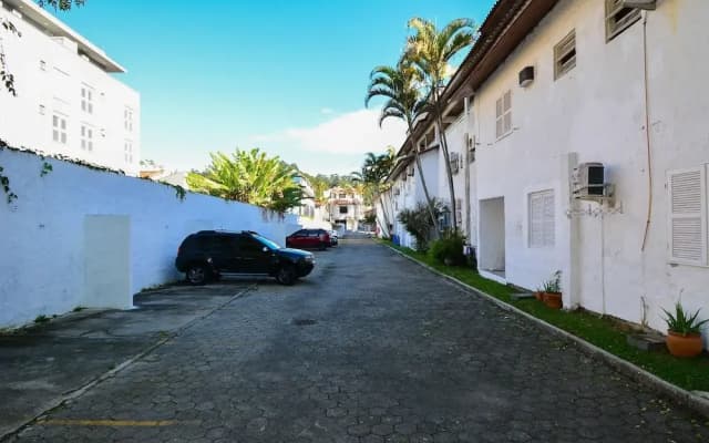 Apê a 150m da praia de Canasvieiras
