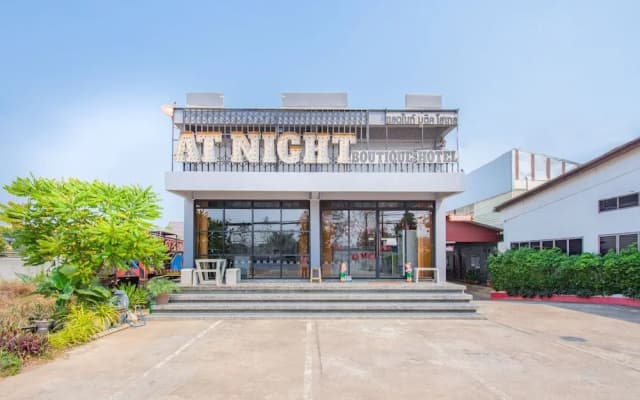 OYO 650 At Night Pranburi