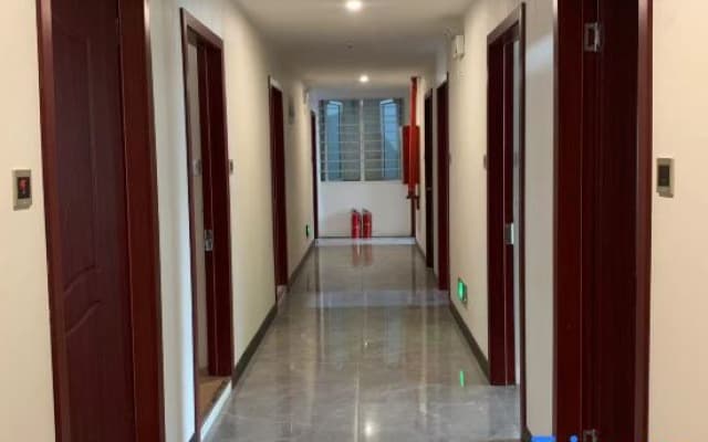 Huarui Hotel (Kunshan High-speed Railway South Station Branch)