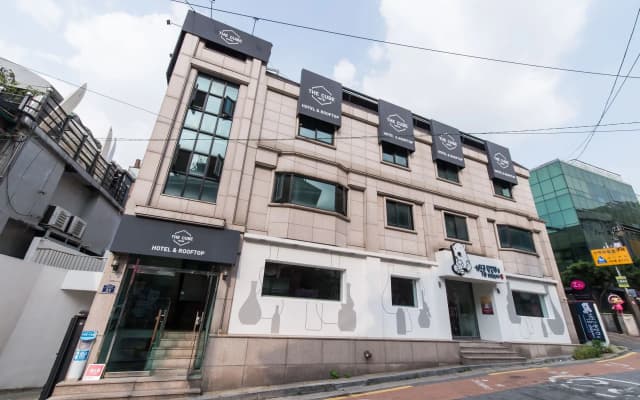 The Cube Hotel - Hostel
