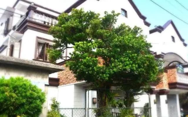 Florabells Iraya Guest House