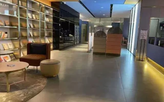 HanTing Hotel (Nanchang West Railway Station National Sports Center)