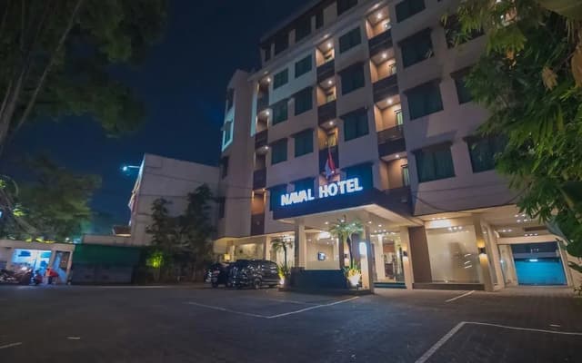 RedDoorz Premium near Paris Van Java Mall