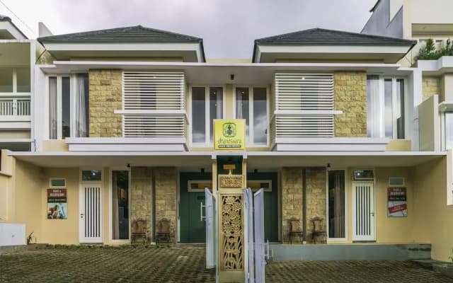 Dhanesvara Holistic Villa