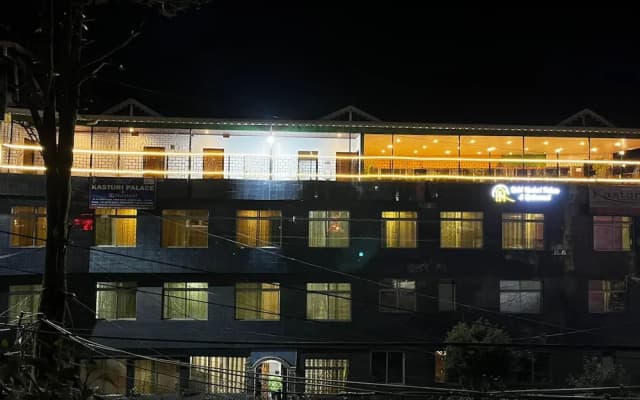 Goroomgo Kasturi Palace Darjeeling