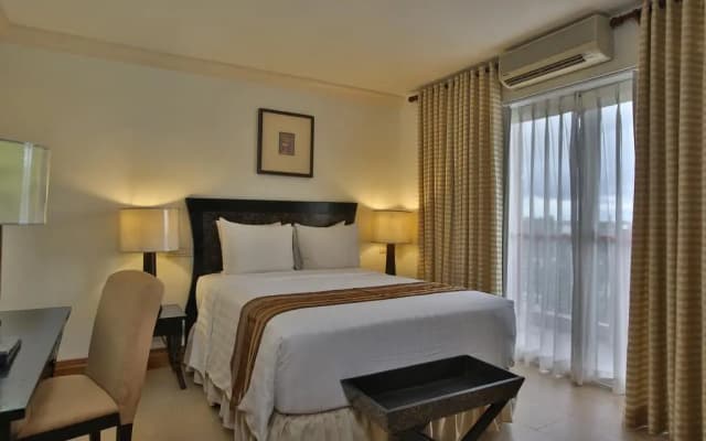 Crown Regency Suites