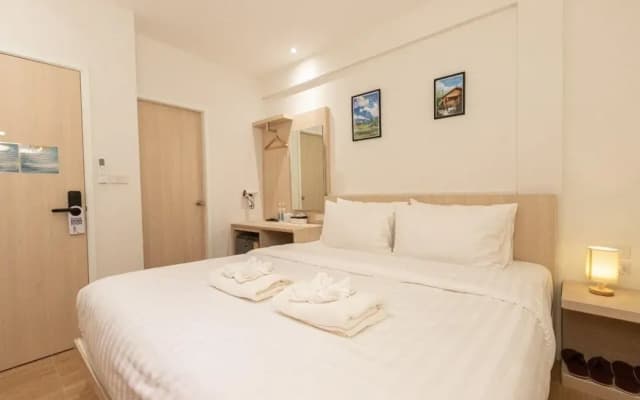Zhennan Teabar Hotel