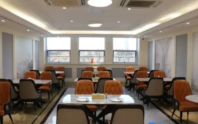 Vienna Hotel (Linyi  Olympic Sports Center)