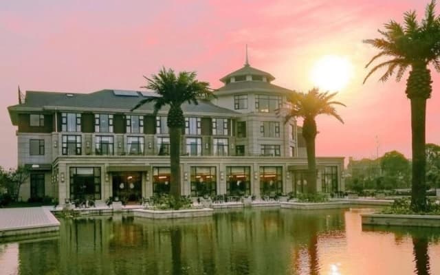 Hubing Spring Season Hotel