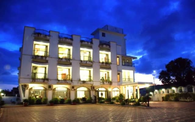 OYO 6066 Revenir Holidays