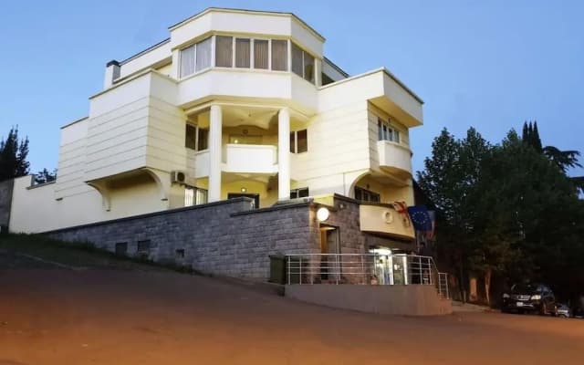 Отель House Of Deja Vu
