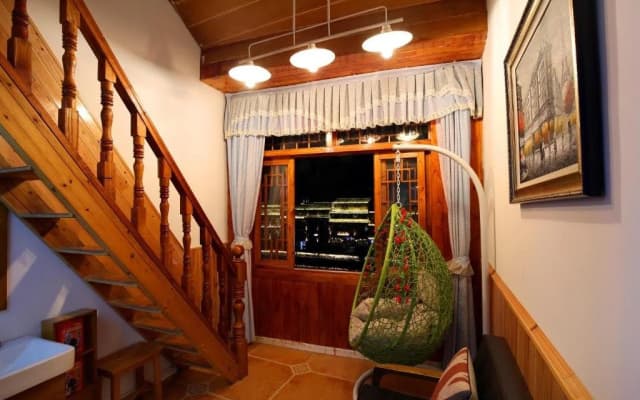 Fenghuang Memory Linjiang Inn
